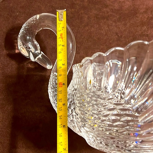Elegant Glass Swan Bowl. NWOT - Picture 9 of 9